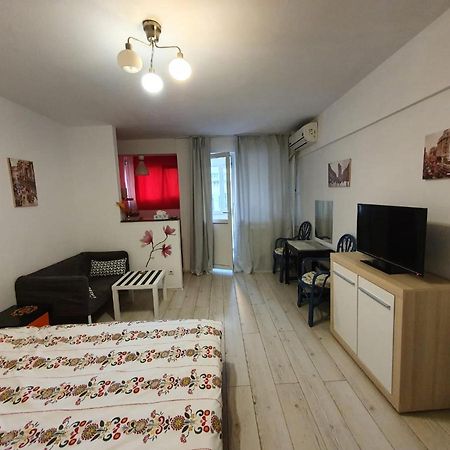 Garsonniera Maria Apartment Букурещ Екстериор снимка